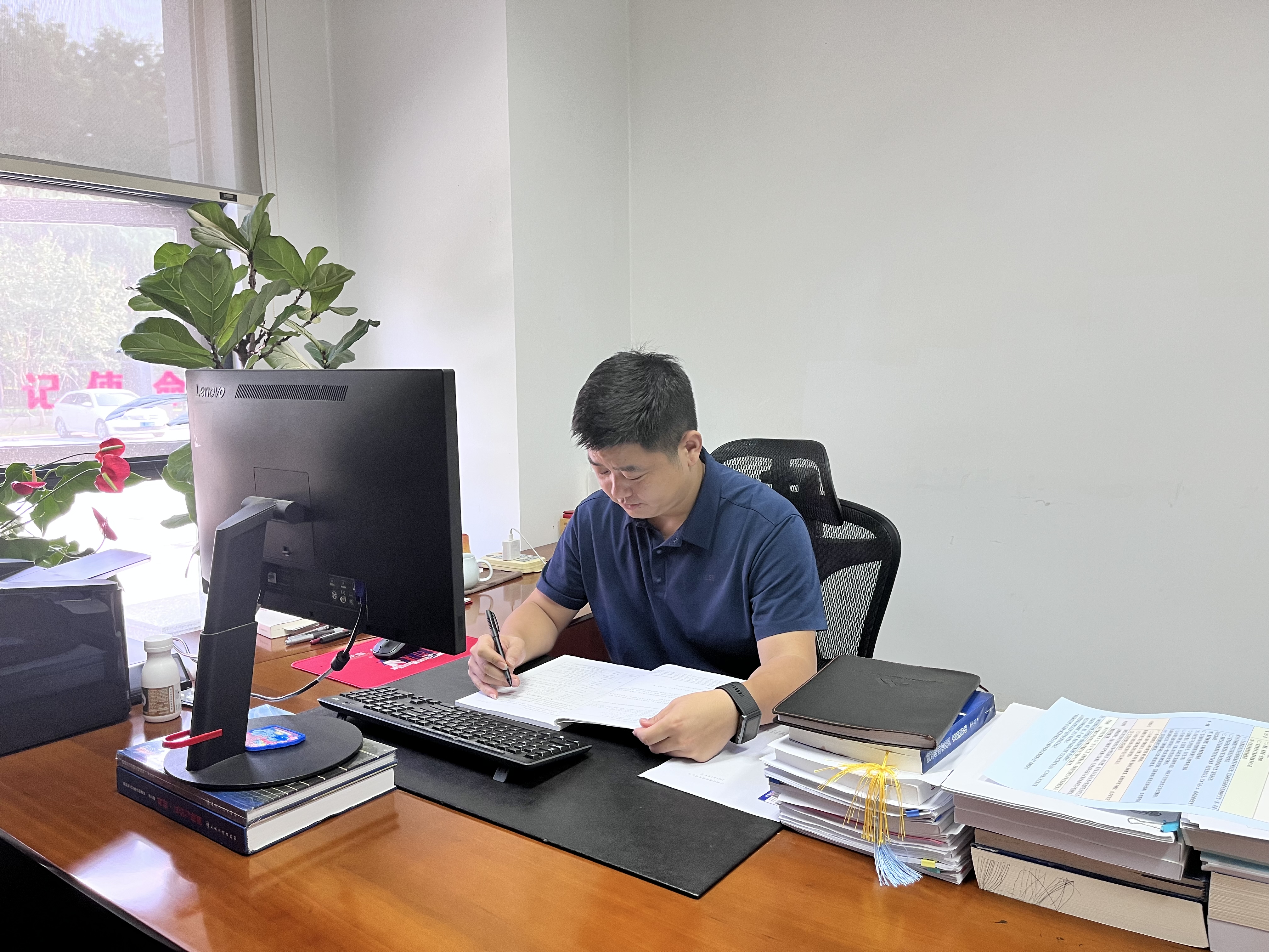 邹建波工作照.jpg